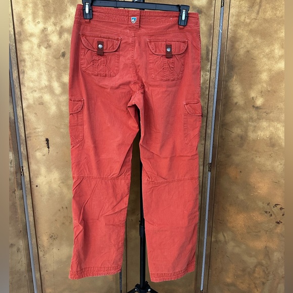 Kuhl red 10/30 convertible cargo pants. - Picture 6 of 7
